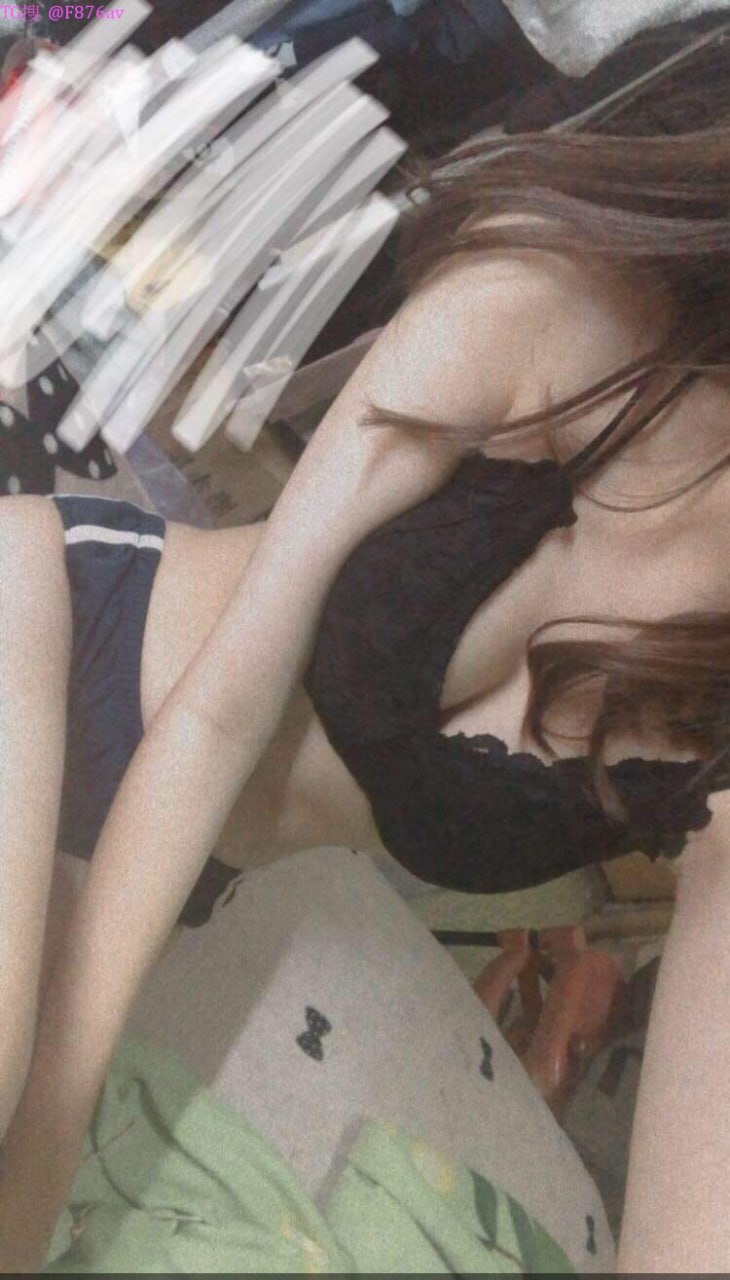 Nana biến thái - Bà già to lớn được một anh chàng mới vào nghề lấp đầy cái lồn đầy lông mọng nước của mình